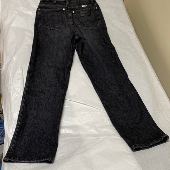 WOMEN'S WRANGLER® WILD WEST 603 HIGH RISE STRAIGHT JEAN IN BLACK - Picture 5 of 5